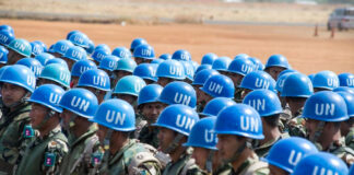 Ataque israelí deja cuatro cascos azules heridos en el sur de Líbano Ataque israelí deja cuatro cascos azules heridos en el sur de Líbano