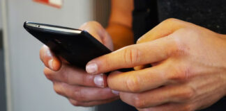 FBI investiga mensajes racistas que alarman varios estados de EEUU FBI investiga mensajes racistas que alarman varios estados de EEUU