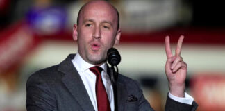 Stephen Miller es elegido como subdirector de política de Trump Stephen Miller es elegido como subdirector de política de Trump