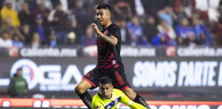 Cruz Azul es goleado 3-0 por los Xolos en la ida de los cuartos de final Cruz Azul es goleado 3-0 por los Xolos en la ida de los cuartos de final
