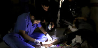 Niños enfermos esperan meses permiso para recibir tratamiento fuera de Gaza Niños enfermos esperan meses permiso para recibir tratamiento fuera de Gaza