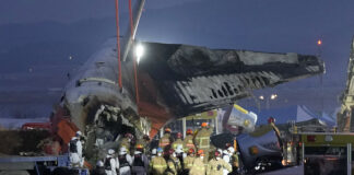 Un avión se estrella mientras aterrizaba en Corea del Sur, mueren 179 Un avión se estrella mientras aterrizaba en Corea del Sur, mueren 179