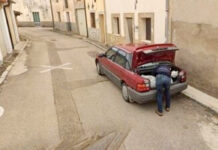 Google Maps capta a un hombre metiendo un cadáver en su coche, en España Google Maps capta a un hombre metiendo un cadáver en su coche y resuelve un crimen
