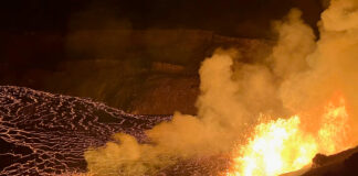 El volcán Kilauea de Hawaii entra en erupción y expulsa columnas de lava El volcán Kilauea de Hawái entra en erupción y expulsa columnas de lava