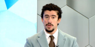 Bad Bunny hace su debut como presentador de noticias en Puerto Rico Bad Bunny hace su debut como presentador de noticias en Puerto Rico