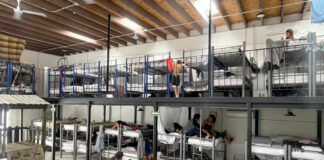 Albergues para migrantes cierran en Arizona tras órdenes de Trump Albergues para migrantes cierran en Arizona tras órdenes de Trump