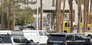 Fuegos artificiales y botes de gas, dentro del Cybertruck que explotó en Las Vegas Fuegos artificiales y botes de gas, dentro del Cybertruck que explotó en Las Vegas