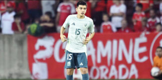 Gilberto Mora es el jugador más joven en la historia en debutar con México Gilberto Mora es el jugador más joven en la historia en debutar con México