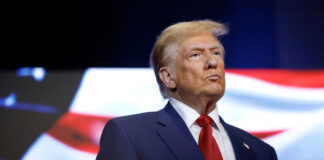 Donald Trump furioso por banderas a media asta durante toma de posesión Donald Trump furioso por banderas a media asta durante toma de posesión