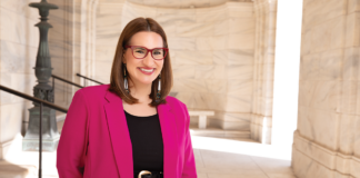 Peggy Flanagan planea postularse al Senado de EE. UU. Peggy Flanagan planea postularse al Senado de EE. UU.