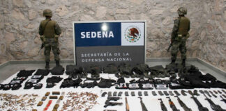 Cárteles de drogas mexicanos pelean con armas de fabricación estadounidense Cárteles de drogas mexicanos pelean con armas de fabricación estadounidense
