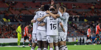 Necaxa humilla al Atlas en el Estadio Jalisco; la goleada hunde a los rojinegros Necaxa humilla al Atlas en el Estadio Jalisco; la goleada hunde a los rojinegros