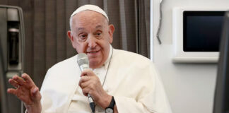 El Papa Francisco no está fuera de peligro; seguirá hospitalizado El Papa Francisco no está fuera de peligro; seguirá hospitalizado