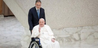 Papa Francisco en estado crítico; presenta una insuficiencia renal leve Papa Francisco en estado crítico; presenta una insuficiencia renal leve