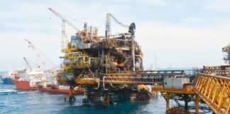 Denuncian ataque de piratas a plataforma de Pemex en Campeche Denuncian ataque de piratas a plataforma de Pemex en Campeche