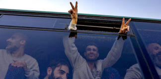 Liberan a más de 180 prisioneros palestinos como parte del cese al fuego Liberan a más de 180 prisioneros palestinos como parte del cese al fuego