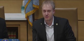 Operación policial deja 9 arrestados, incluido el senador Eichorn Operación policial deja 9 arrestados, incluido el senador Eichorn