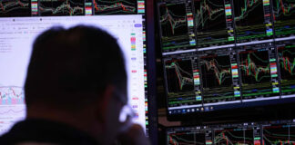 Wall Street cierra en picada y las bolsas se desploman; Trump en silencio Wall Street cierra en picada y las bolsas se desploman; Trump en silencio