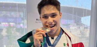 Clavadistas mexicanos no portarán la bandera en la Copa Mundial al ser deportistas neutrales Clavadistas mexicanos no portarán la bandera en la Copa Mundial al ser deportistas neutrales