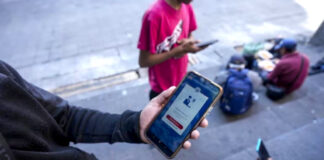 Funcionarios de inmigración de EEUU proponen recopilar datos de redes sociales Funcionarios de inmigración de EEUU proponen recopilar datos de redes sociales