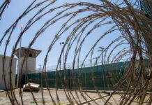 Demandan a gobierno de Trump para evitar que envíe a 10 migrantes a Guantánamo Demandan a gobierno de Trump para evitar que envíe a 10 migrantes a Guantánamo