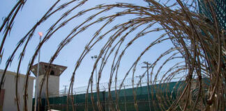 Demandan a gobierno de Trump para evitar que envíe a 10 migrantes a Guantánamo Demandan a gobierno de Trump para evitar que envíe a 10 migrantes a Guantánamo