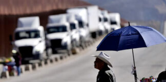 Largas filas de camiones en la frontera México-EEUU por la imposición de aranceles Largas filas de camiones en la frontera México-EEUU por la imposición de aranceles