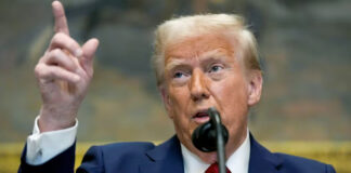 Donald Trump firma decreto para nombrar al inglés como idioma oficial de EEUU Donald Trump firma decreto para nombrar al inglés como idioma oficial de EEUU