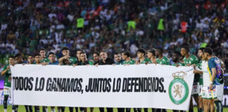León manda mensaje a la FIFA en pleno partido: “Todos lo ganamos, juntos lo defendemos” León manda mensaje a la FIFA en pleno partido: "Todos lo ganamos, juntos lo defendemos"