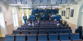 Prensa de EEUU denuncia a la Casa Blanca por controlar asientos para periodistas Prensa de EU denuncia intento de la Casa Blanca por controlar asientos para periodistas; acusan quieren darle más espacios a 'influencers'