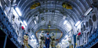 EEUU envía a El Salvador a otras 17 personas, pese a bloqueo de juez EEUU envía a El Salvador a otras 17 personas, pese a bloqueo de juez