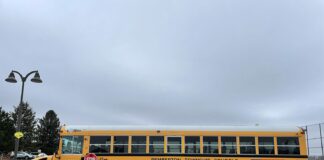 Autobús mata a peatón en Highway 47 (St. Francis) Autobús mata a peatón en Highway 47 (St. Francis)