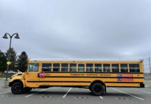 Decenas de escuelas en Minnesota retrasan el inicio del jueves tras tormenta de nieve Decenas de escuelas en Minnesota retrasan el inicio del jueves tras tormenta de nieve