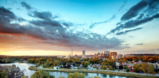 Lunes cálido antes de que una tormenta primaveral afecte el martes Lunes cálido antes de que una tormenta primaveral afecte el martes