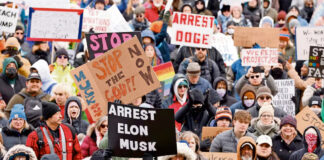 Tener un Tesla se vuelve un riesgo; vandalizan autos por enojo con Elon Musk Tener un Tesla se vuelve un riesgo; vandalizan autos por enojo con Elon Musk