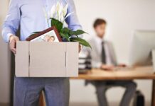 Trump podría recortar 80,000 empleados del VA, según un memorando Trump podría recortar 80,000 empleados del VA, según un memorando