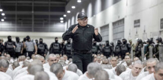 EEUU manda a casi 250 miembros del Tren de Aragua a cárcel de El Salvador EEUU manda a casi 250 miembros del Tren de Aragua a cárcel de El Salvador