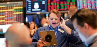 Wall Street vuelve a caer por incertidumbre sobre aranceles de Trump Wall Street vuelve a caer por incertidumbre sobre aranceles de Trump