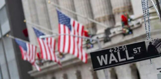 Wall Street abre tras caída del lunes por el temor a la recesión en EEUU Wall Street abre tras caída del lunes por el temor a la recesión en EEUU