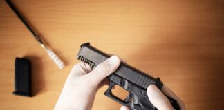 Arrestan a joven con arsenal de armas fantasma en St. Paul Arrestan a joven con arsenal de armas fantasma en St. Paul