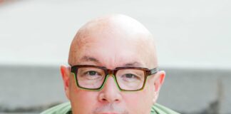 Dueño de Blue Plate muere en choque tras adelantamiento ilegal Dueño de Blue Plate muere en choque tras adelantamiento ilegal