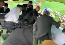 Colapsa plataforma en pleno funeral en Pennsylvania; familia pide indemnización Colapsa plataforma en pleno funeral en Pennsylvania; familia pide indemnización