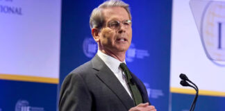 EEUU amenaza al FMI y al Banco Mundial: “La ayuda no es incondicional” EEUU amenaza al FMI y al Banco Mundial: "La ayuda no es incondicional"