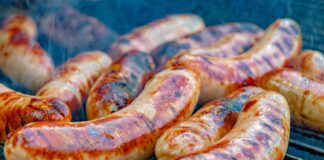 Johnsonville retira bratwursts por plástico en varios estados Johnsonville retira bratwursts por plástico en varios estados