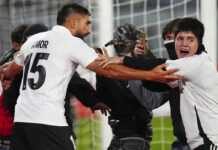 Copa Libertadores: Dos aficionados mueren tras choques entre hinchas de Colo Colo y policías Copa Libertadores: Dos aficionados mueren tras choques entre hinchas de Colo Colo y policías