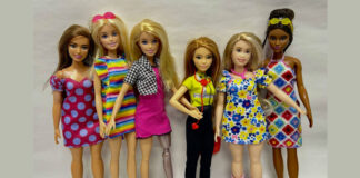 Barbie evoluciona: Cambia los tacones por zapatos adaptados a la realidad laboral Barbie evoluciona: Cambia los tacones por zapatos adaptados a la realidad laboral