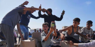 Caos durante distribución de alimentos en Gaza; ejército israelí dispara a las multitudes Caos durante distribución de alimentos en Gaza; ejército israelí dispara a las multitudes