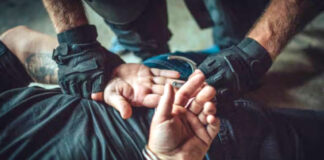 Arrestan a estadounidense por intentar incendiar la embajada de EEUU en Israel Arrestan a estadounidense por intentar incendiar la embajada de EEUU en Israel