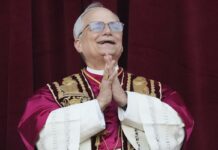 Católicos de minnesota celebran al nuevo papa americano Católicos de minnesota celebran al nuevo papa americano