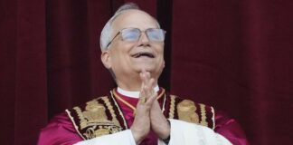 Católicos de minnesota celebran al nuevo papa americano Católicos de minnesota celebran al nuevo papa americano